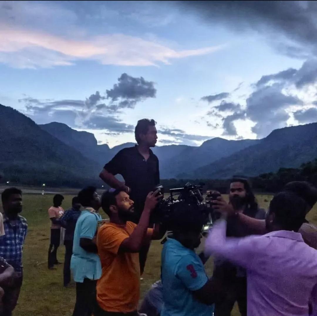 director raam indhra during shooting of manidhargal