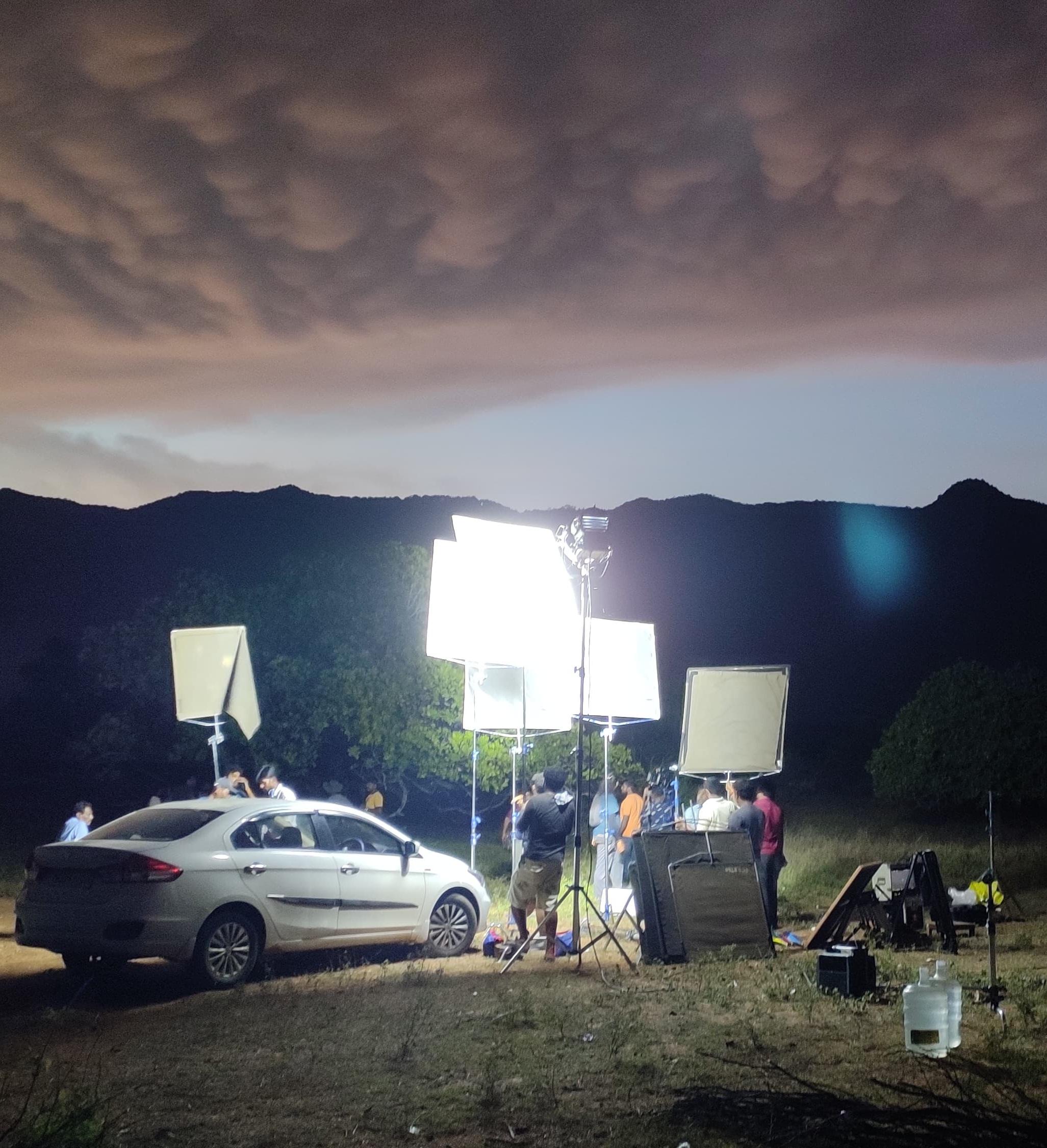 manidhargal night time movie shoot